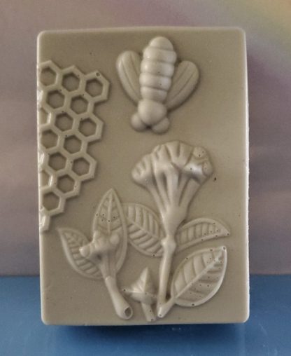 Honeycomb Beehive and Flower 4oz